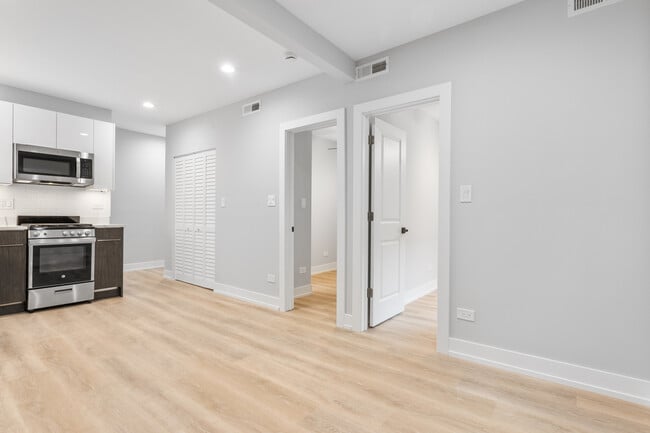 Photo - 1554 W Juneway Terrace Unit 2i