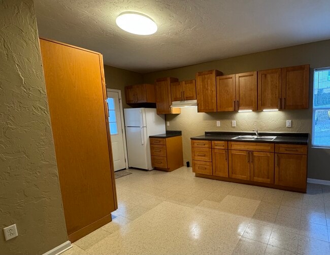 Photo - 114 W Berkeley St Unit 114