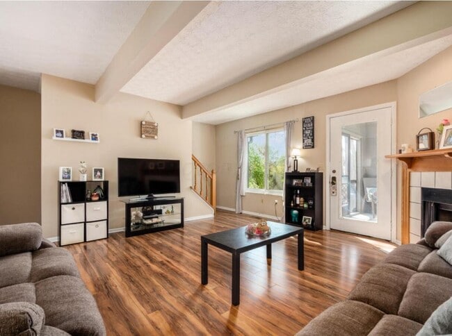 Photo - 6985 Muirfield Dr
