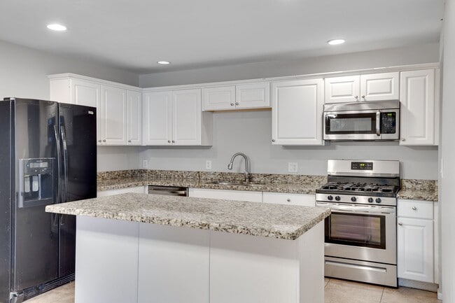 Building Photo - SFH 5/3 Rental
