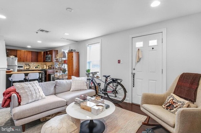 Photo - 1616 Fairmount Ave Apartment Unit C