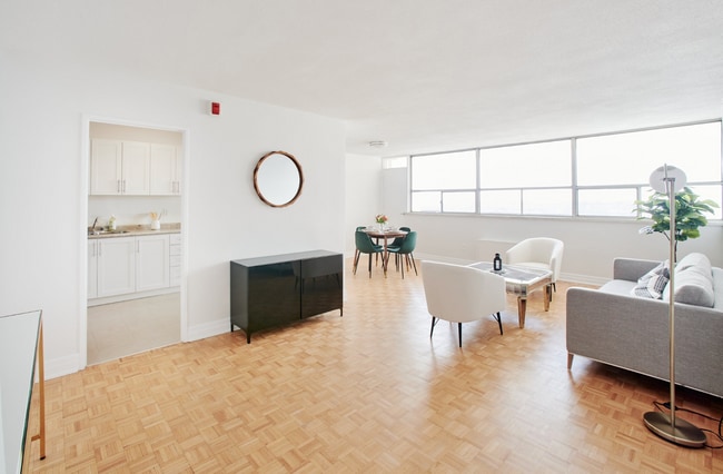 Photo - FULLY RENOVATED 1BD - Prime Etobicoke Unit 1 BD