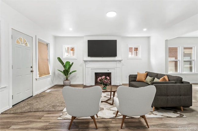 Photo - 2509 Gladstone St