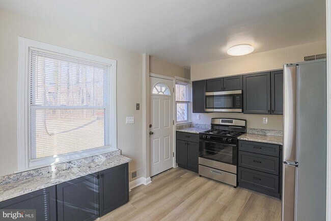 Photo - 6226 Woodcrest Ave