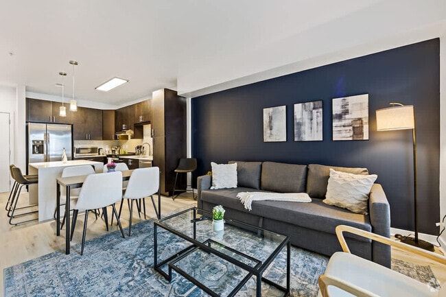 Building Photo - 205 S Kings Dr Rental