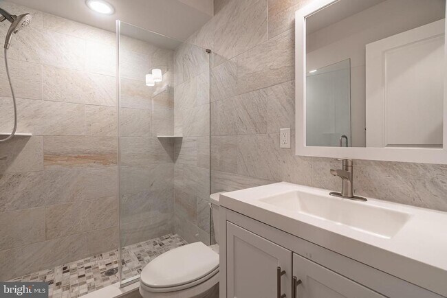 Photo - 2147 Christian St Unit 1