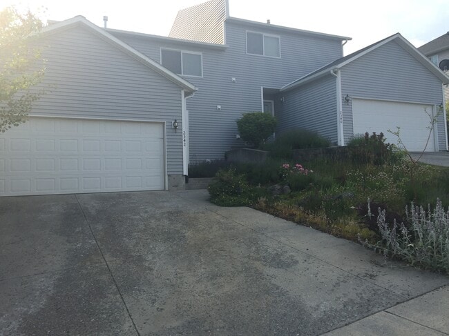 Building Photo - 2342 NW Ridgeline Dr