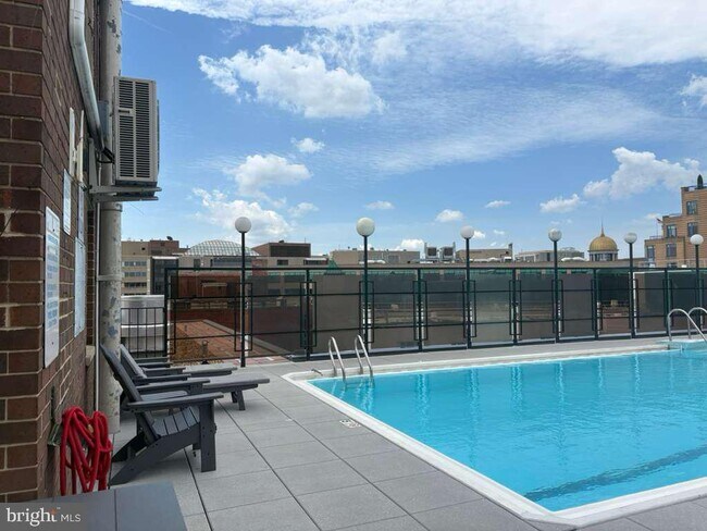 Photo - 1420 N St NW Unit 1010