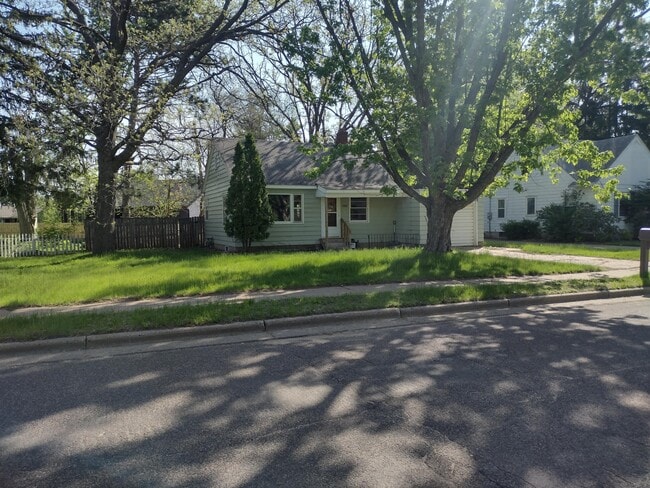 Building Photo - 1328 Wilson Dr