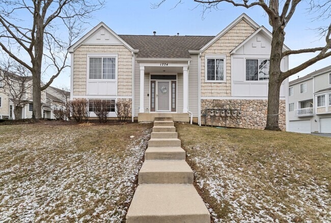 Building Photo - 1774 Middlebury Dr Rental