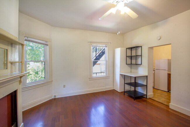 523 Jeanette St Unit 1