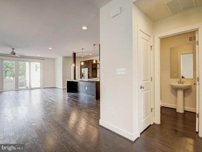 Photo - 20447 Codman Dr