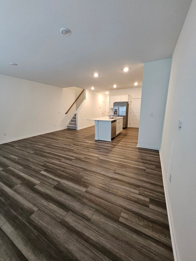 Photo - 868 Pilot St