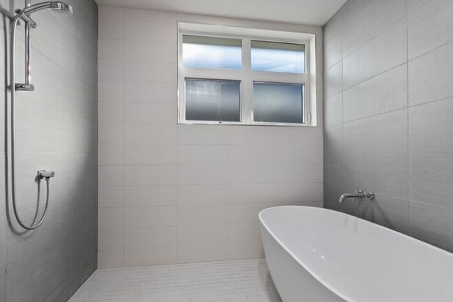 Photo - Stunning AIR CONDITIONED Alki Townhome w/ Rooftop Ocean View