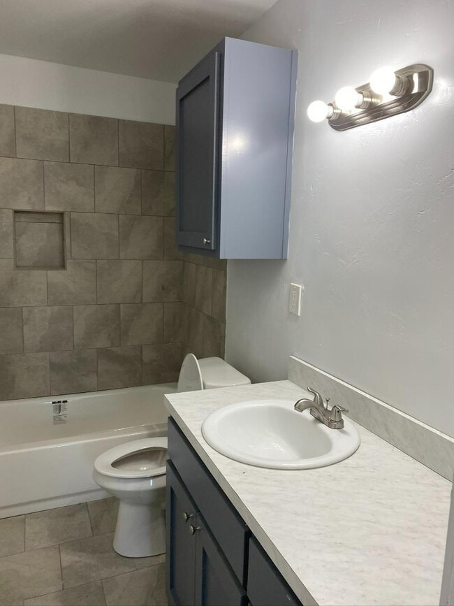 Photo - 3506 E Baylor St