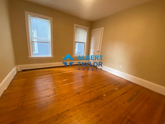 Photo - 44 Hillside St