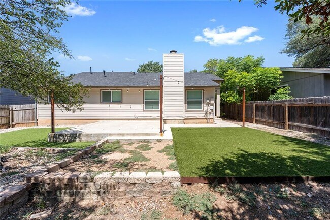9005 Curlew Dr