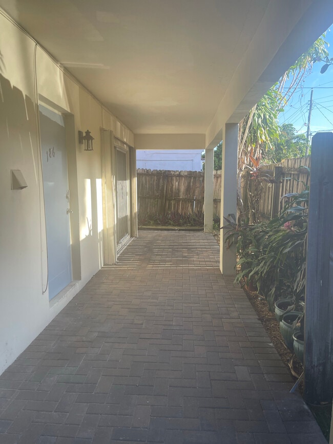 Front patio - 186 NW 4th Ave Apartments Unit B