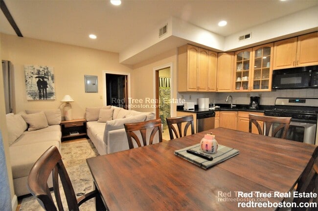 Photo - 1031 Tremont St Unit 3