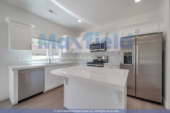 Photo - End Unit - 3BD 2.5 BA 2GA - Modern Living