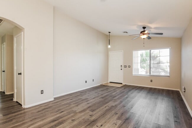 Photo - 1105 E Nardini St