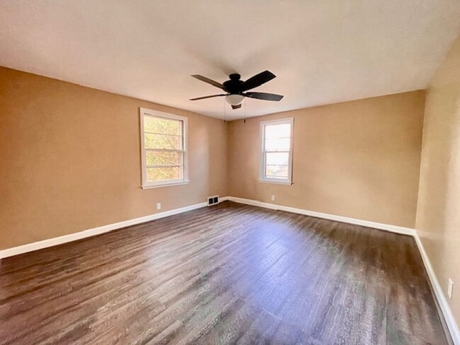 Photo - WOODLAND NEIGHBORHOOD - 3 Bedroom Move-In ... Unit 523