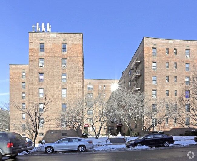 Photo - 144-07 Sanford Ave