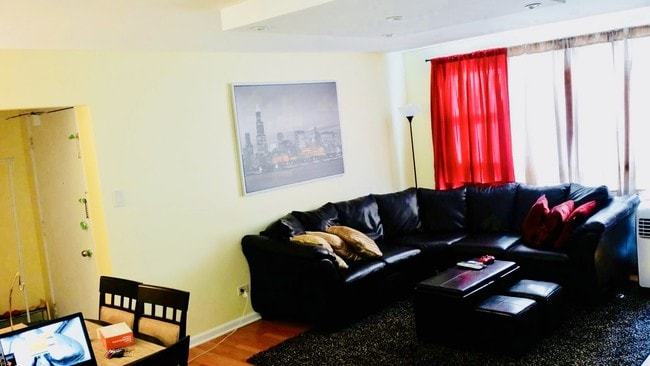 Building Photo - 6112 N Damen Ave Unit 2 Rental