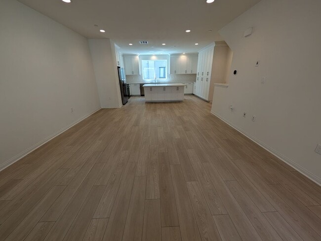 Photo - 5868 Linden Ave Unit 6