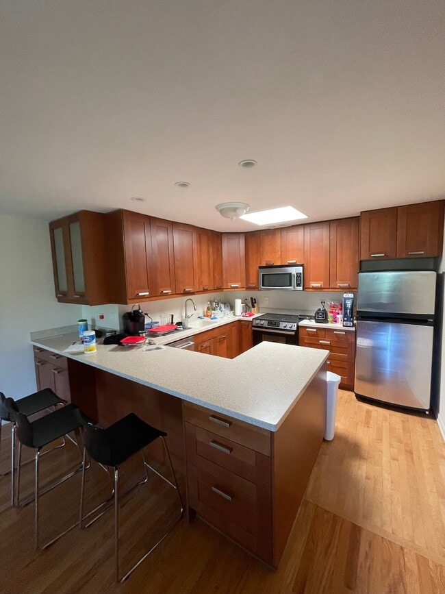 Building Photo - 1327 Chicago Ave Unit 502