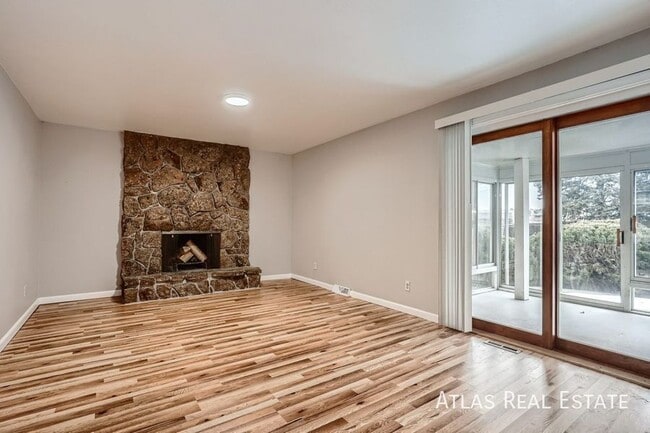 Photo - 3296 S Geneva St