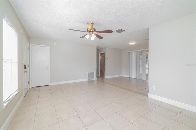 Photo - 1829 Columbine Dr
