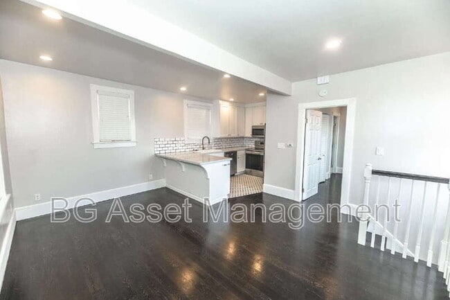 Photo - 639 Carolina St