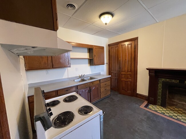 Photo - 2303 Chapline St Unidad Second Floor