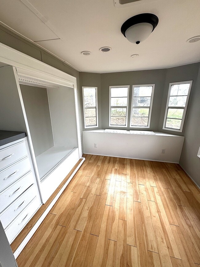 Photo - 235 Green Dragon Dr