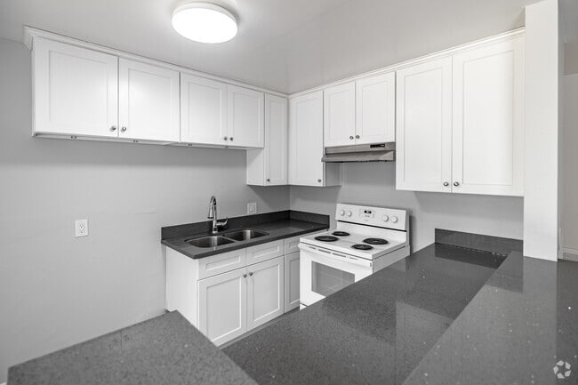 1BR 1BA - Kitchen