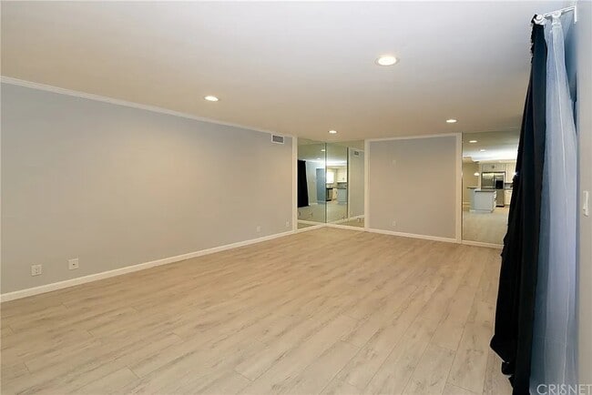 4950 Louise Ave Unit 309