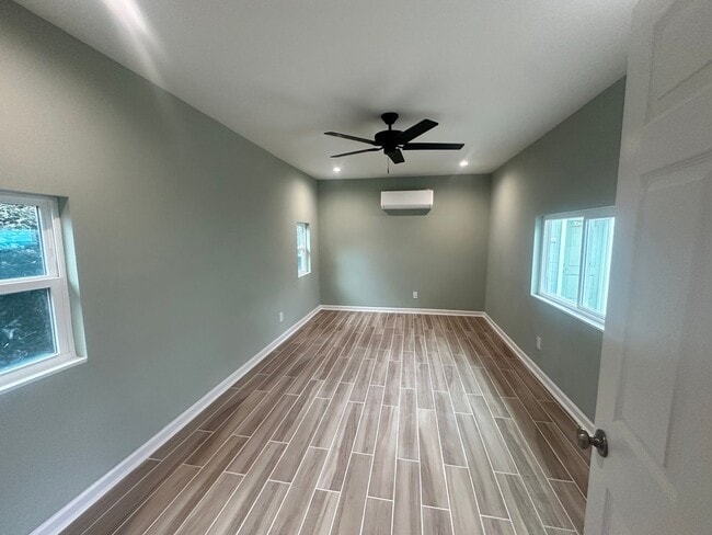 Photo - 820 3rd Ave S