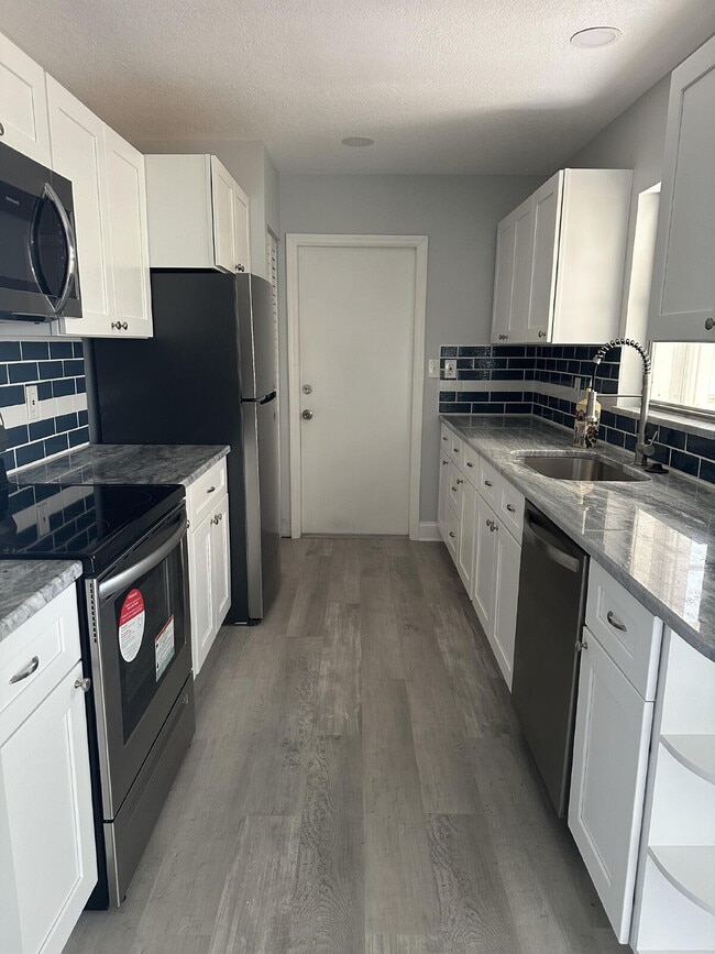 Photo - Charming 2-Bed, 2-Bath Retreat in Port Charlotte!