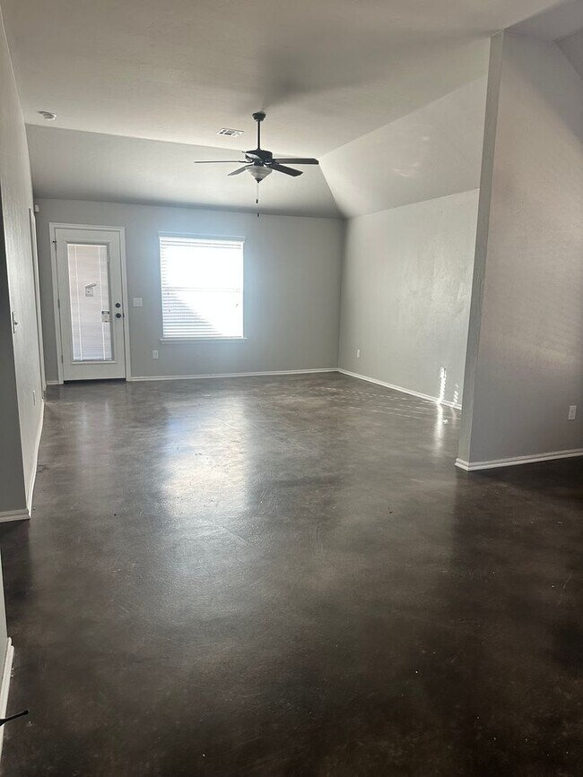 Photo - 1/2 off First month - Beautiful Home