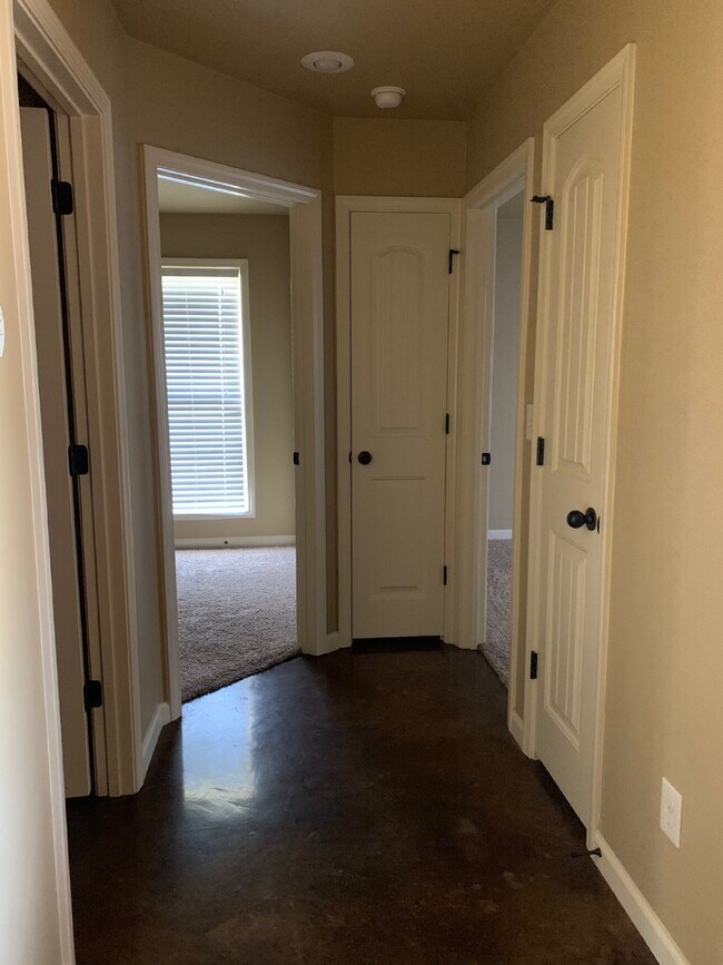 Photo - 1124 Gregory Ct