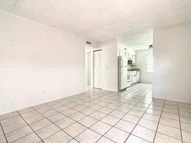 Photo - 714 Michigan Ct Unit 2