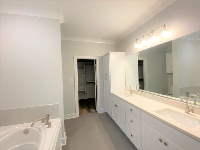 Photo - 2 Bedroom Off Jefferson Near Highland