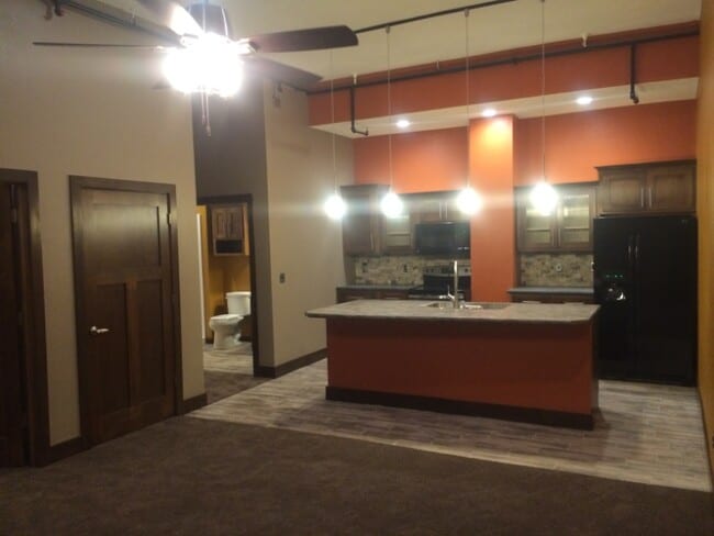 131 N Santa Fe Ave