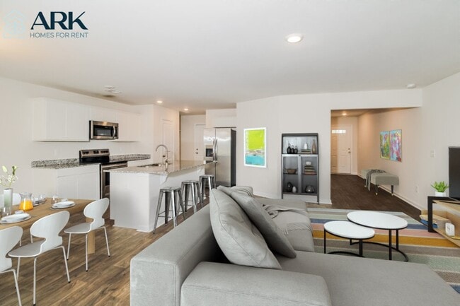 Photo - 219 Merry Oak Ln