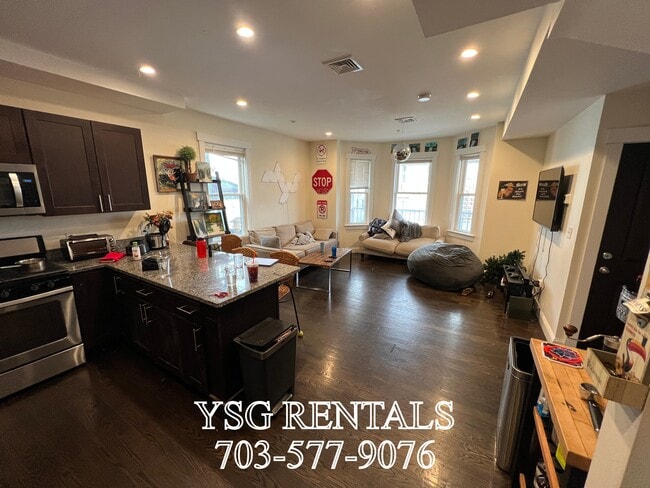 Photo - 194 Hillside St