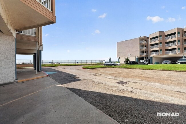 Photo - 3938 Surfside Blvd