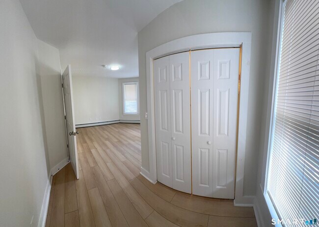 Photo - 706 George St