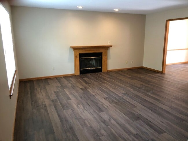 Building Photo - 1307-1309 Sanders St Unit 1307 Sanders St