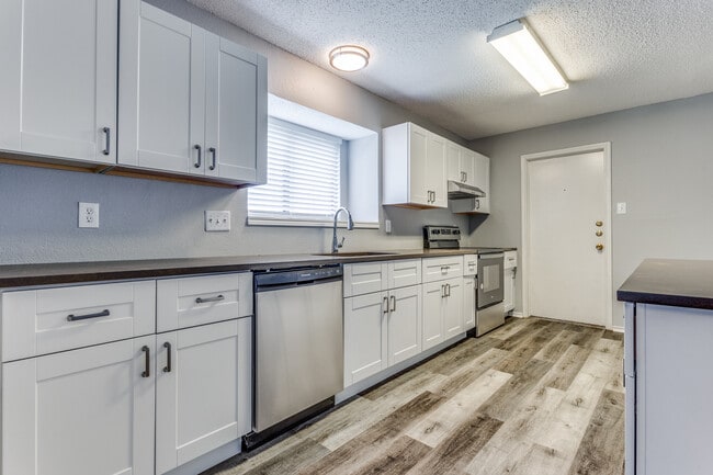 Photo - 209 W Schreiber St